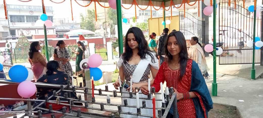 प्रभु यीशु के जन्म पर चर्चों में महिमा का किया गया गुणगान