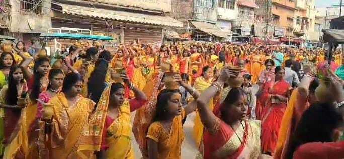 कलश यात्रा के साथ ही श्री श्री 1008 महारूद्र यज्ञ शुरू