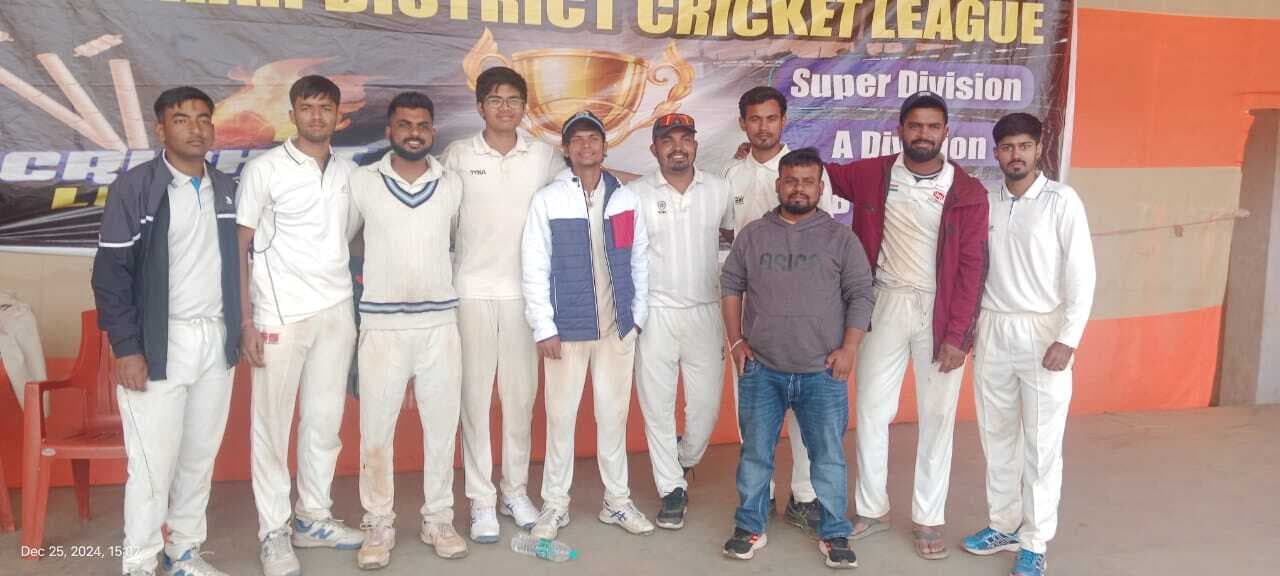 Deoghar news : सुपर डिवीजन के मैच में जय मां अंबे की टीम ने सात विकेट से दर्ज की जीत