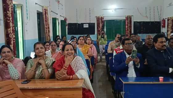 1978 बैच के मिलन समारोह में पूर्ववर्ती छात्रों ने खूब की मस्ती