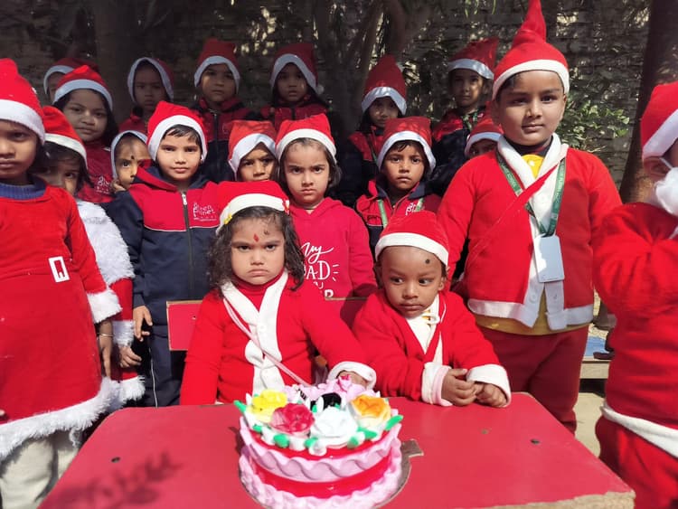 लोगों को सही रास्ता दिखाया करते थे ईशा मसीह