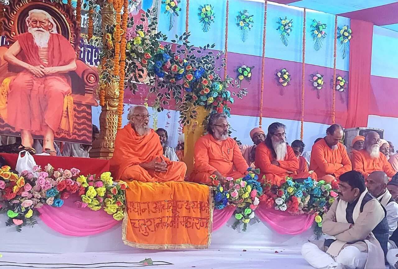 जीवन में ध्यान व प्रार्थना जरूरी है : आचार्य