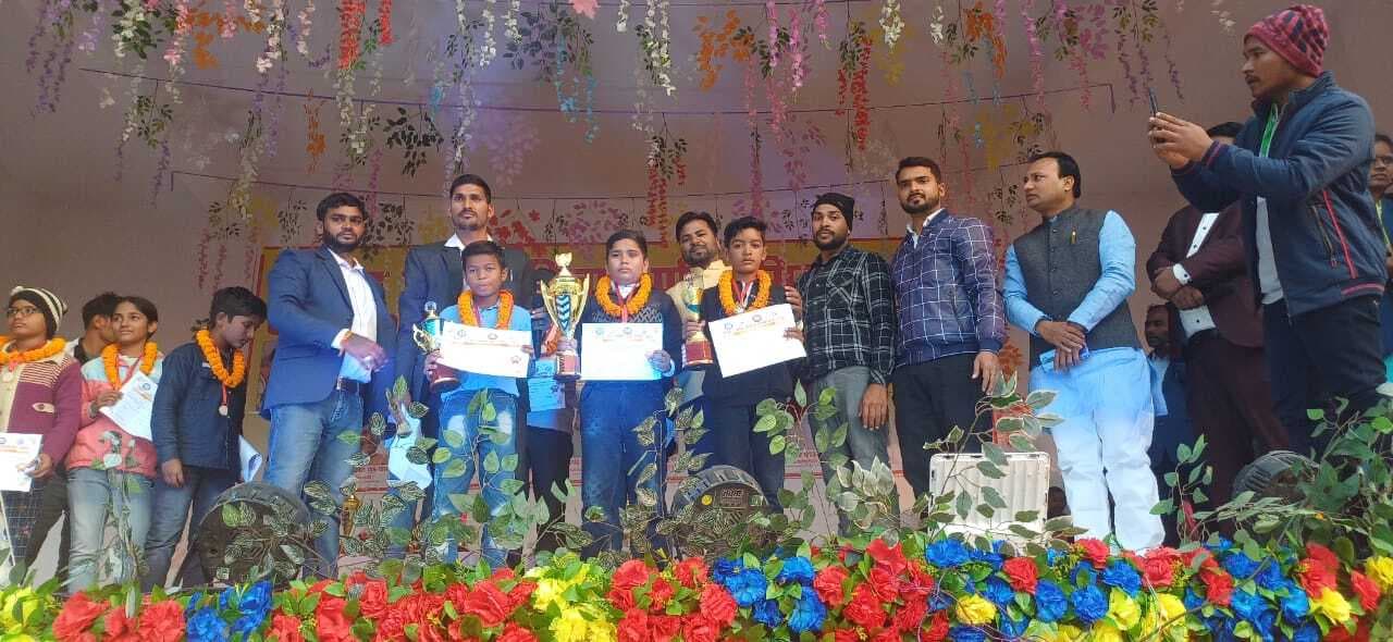 Bhagalpur news शाहकुंड में विज्ञान प्रतियोगिता में छात्राओं का प्रदर्शन अव्वल