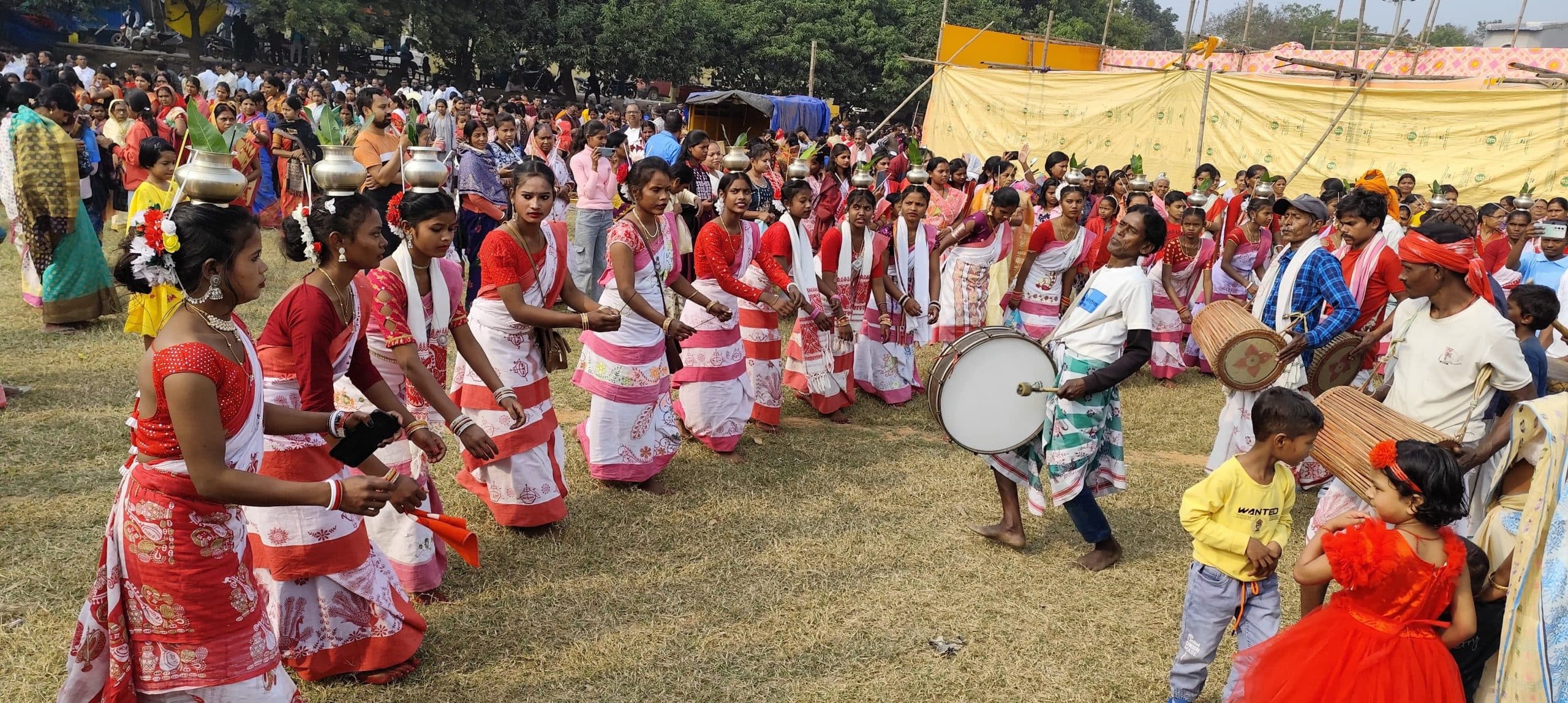 East Singhbhum News : सेवा ही भक्ति है, दीक्षा देकर उन्हें अपने अनुकूल ढालें  : यदुनाथ