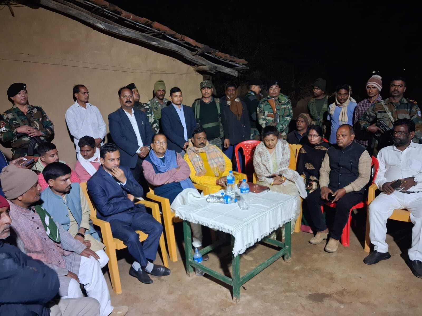 Palamu Rape Victim News : गुजरात दुष्कर्म पीड़िता बच्ची की हुई अंत्येष्टि, ग्रामीण बोले- आरोपी को हो फांसी की सजा