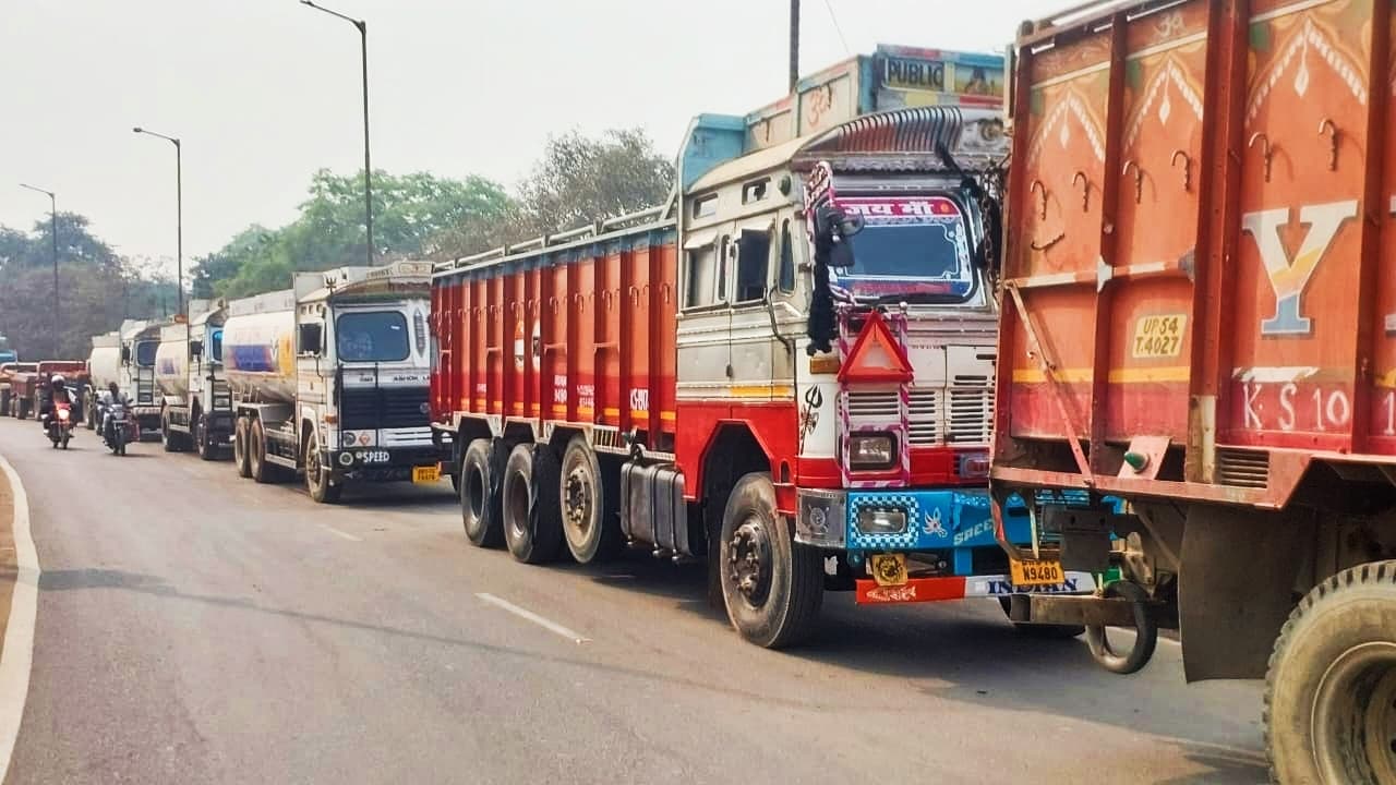 बिहटा में 24 घंटे से 20 किलोमीटर लंबा जाम