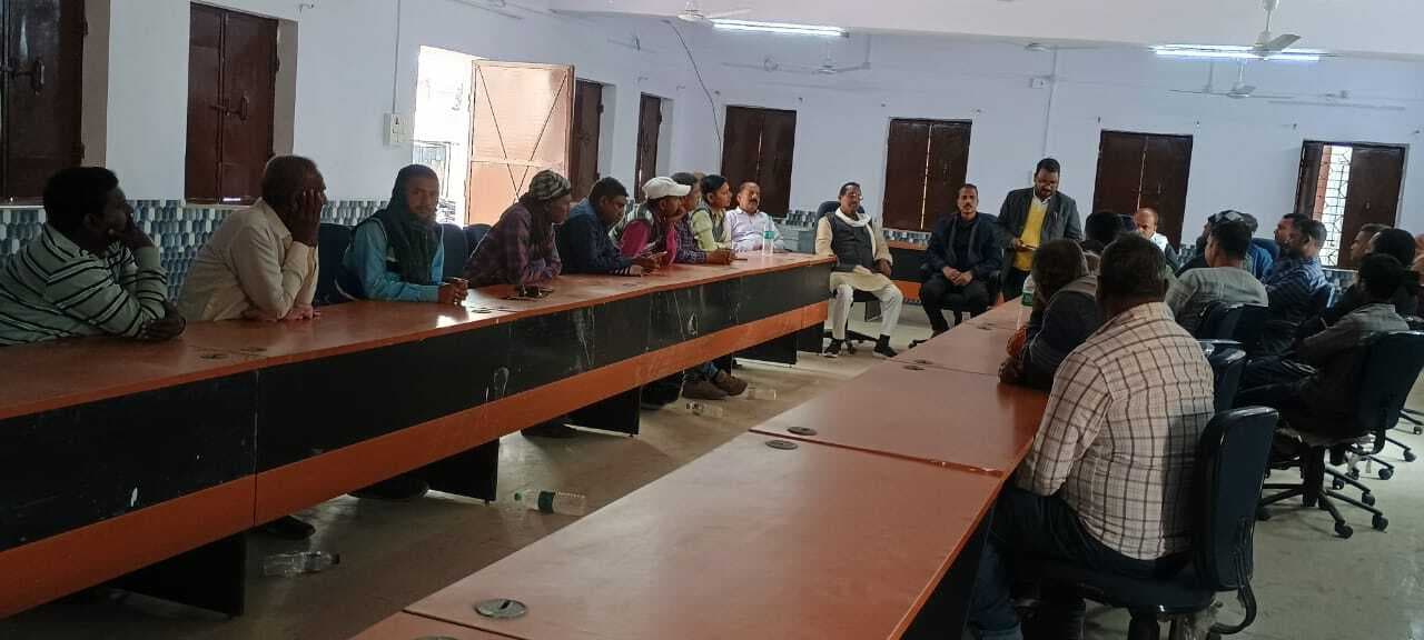 डीलरों को मिले 30 हजार रुपया प्रतिमाह मानदेय