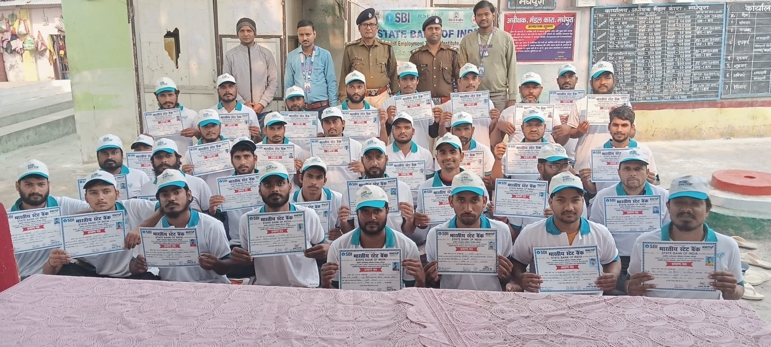 10 दिवसीय मुर्गी पालन प्रशिक्षण का हुआ समापन