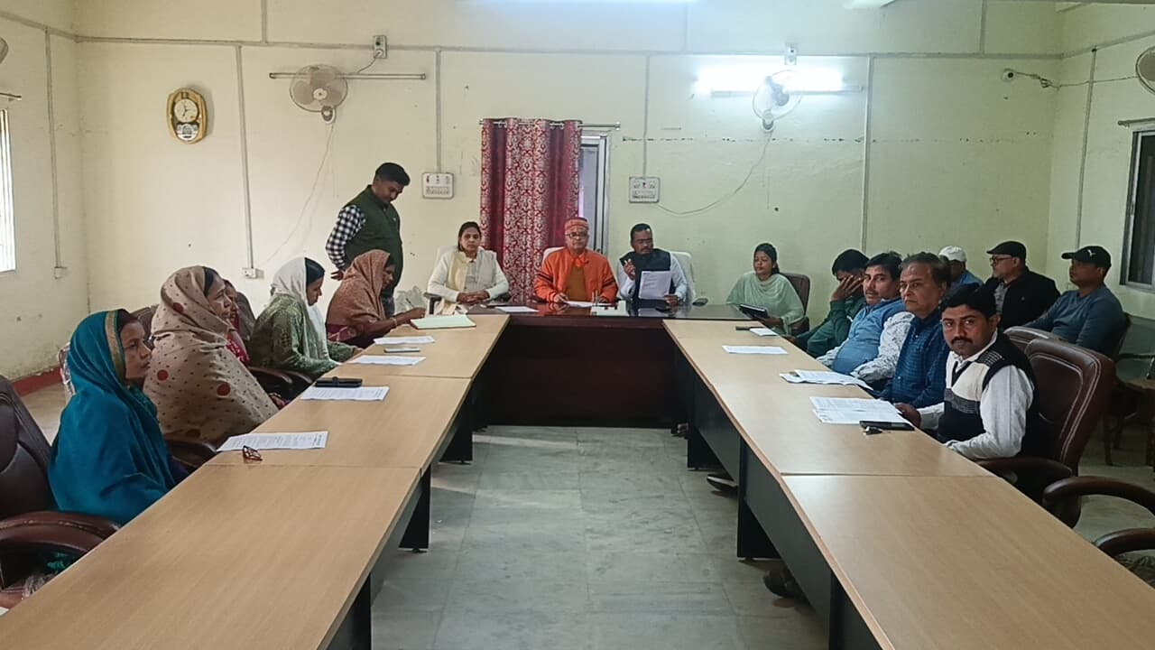 नगर पंचायत की सामान्य मासिक बोर्ड की बैठक में नगर के विकास का तैयार किया गया खाका