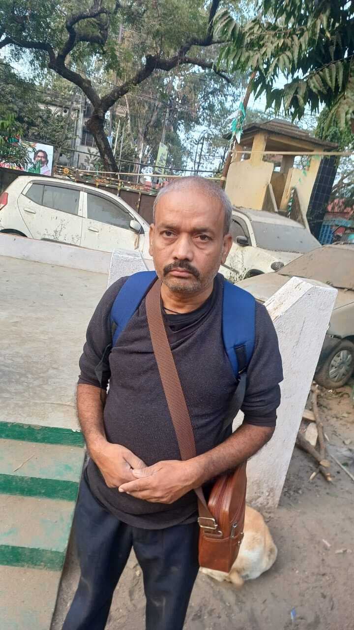 Deoghar News : रेलयात्री को घर पहुंचाने का झांसा देकर कार में बैठाया, सुनसान स्थल पर कर ली छिनतई