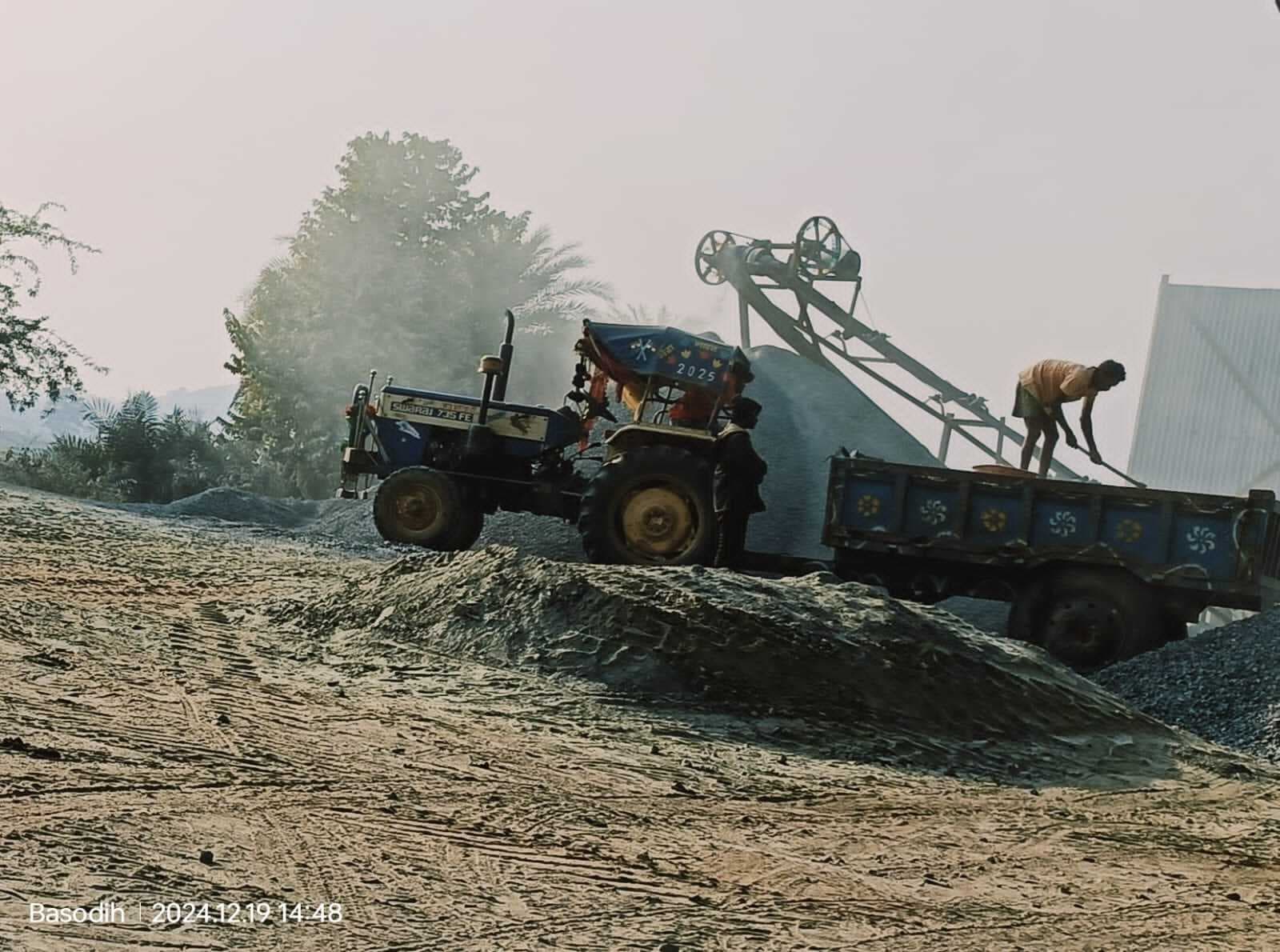 Giridih News: क्षेत्र में धड़ल्ले से संचालित हो रहा है अवैध क्रशर