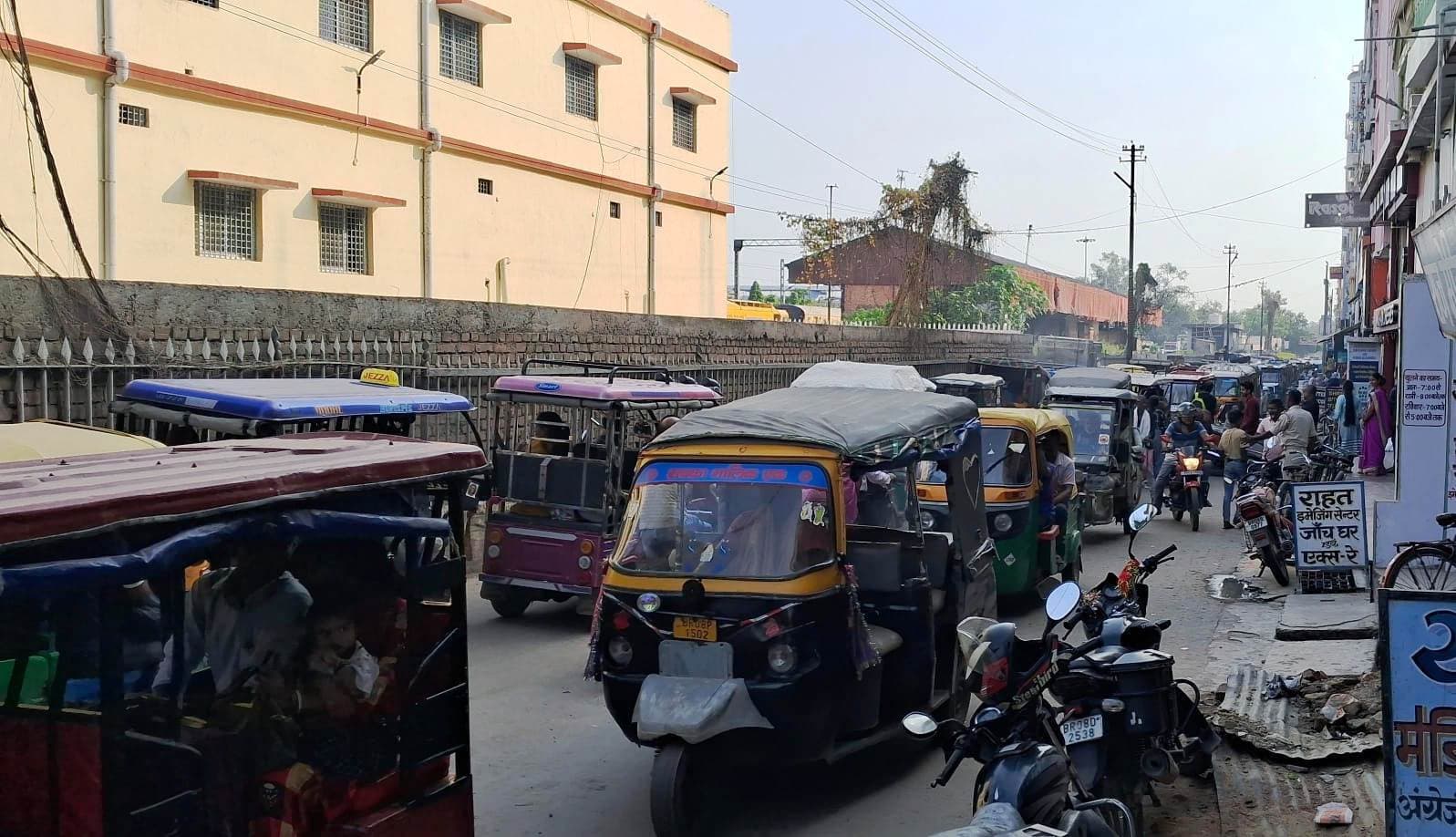 Munger news : जमालपुर जुबली बेल से स्टेशन चौक तक जाम से नहीं मिल पा रही निजात