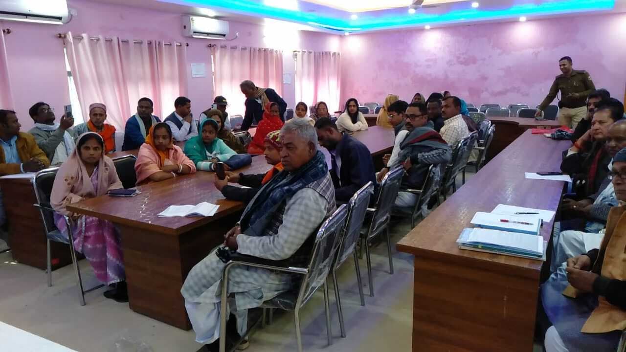 Madhubani News : पंसस की बैठक में छाया रहा विकास योजना में अनियमितता का मुद्दा