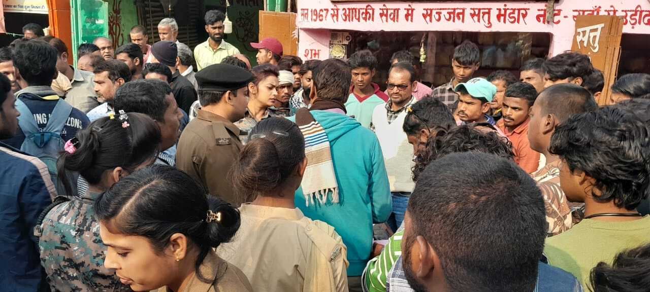 Madhubani News : गिलेशन बाजार व लोहापट्टी में चला नगर निगम का बुलडोजर