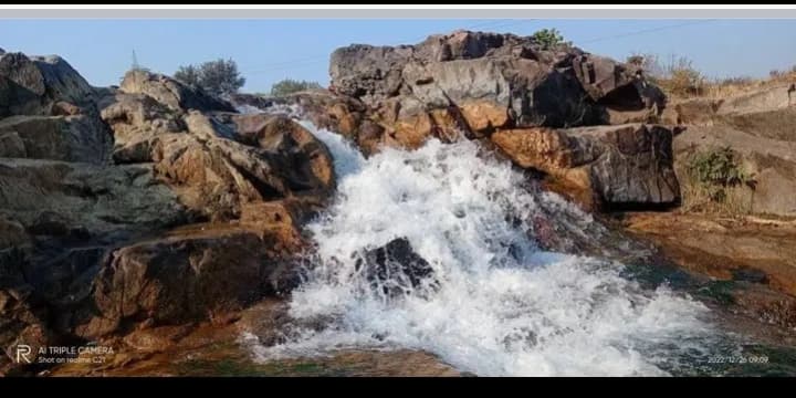 East Singhbhum News : गुमड़ा नदी के तट पर स्थित ''''''''दमादिरी'''''''' पिकनिक को मशहूर