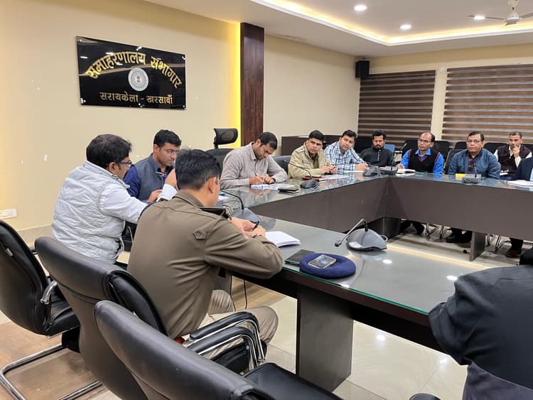 Seraikela News : खरसावां शहीद दिवस में सीएम, मंत्री, पूर्व सीएम, सांसद-विधायक हो सकते हैं शामिल, समय पर तैयारी पूरी करें