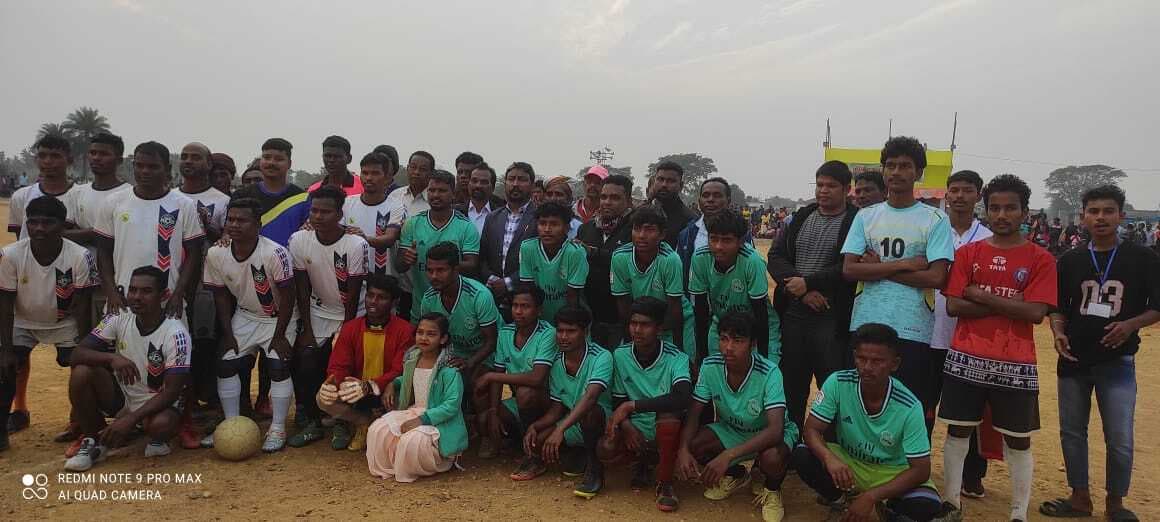 Seraikela News : संजीत एफसी को हराकर टुडू ब्रदर्स की टीम विजेता