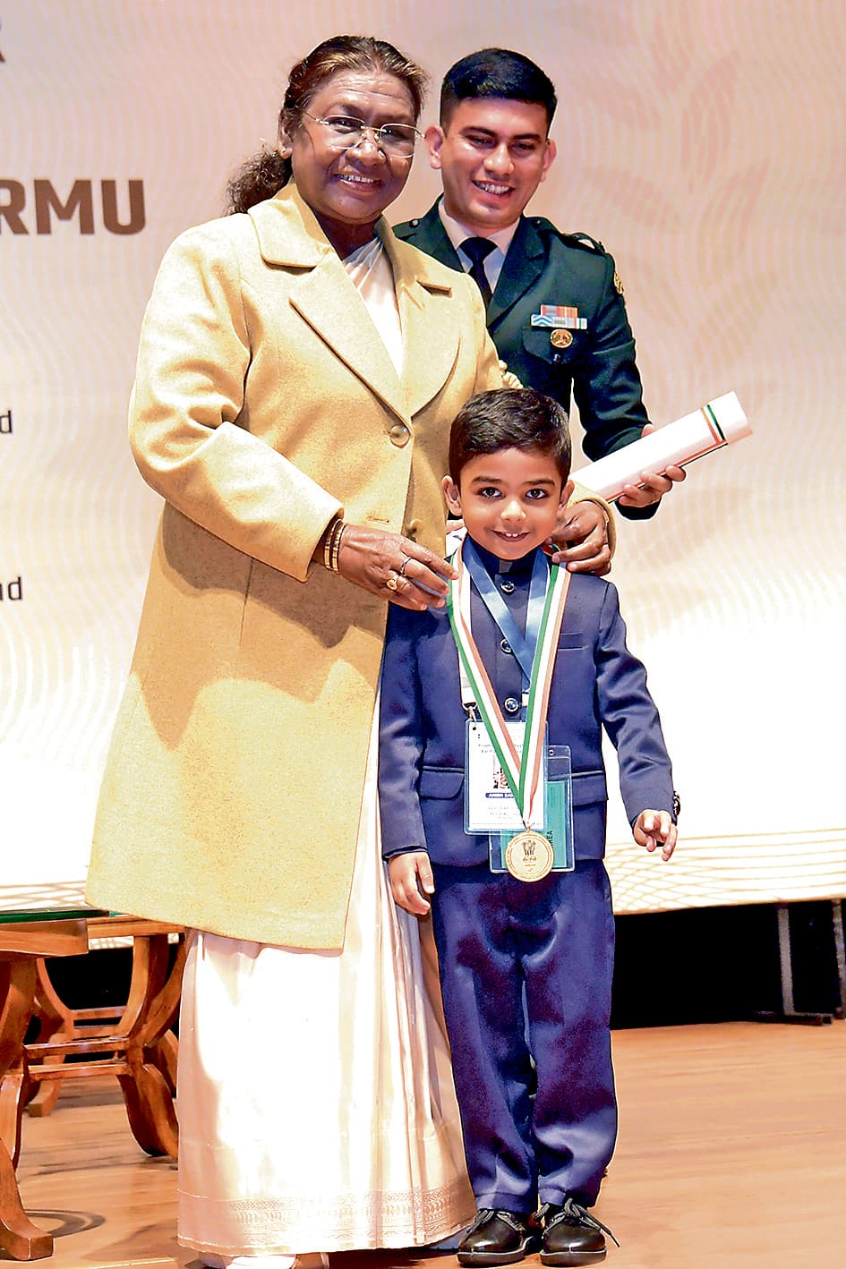 आकर्षण का केंद्र रहे कैखाली के अनीश सरकार