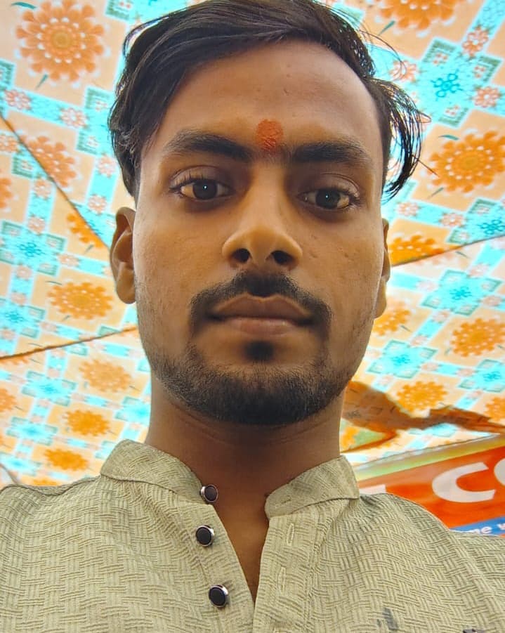 युवा इस बार नये साल के जश्न का नहीं, कर रहे हैं जॉब की तैयारी