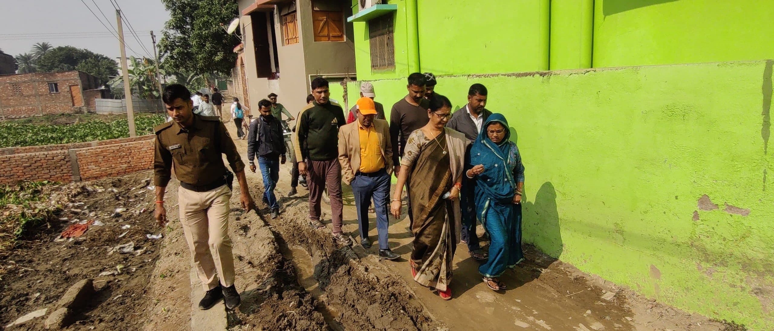 वार्ड छह में हो रहे विकास कार्यों का मेयर ने लिया जायजा