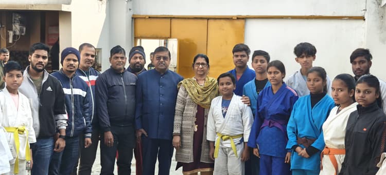 जूडजूडो खिलाड़ियों का मेयर व विधान पार्षद ने बढ़ाया हौसला