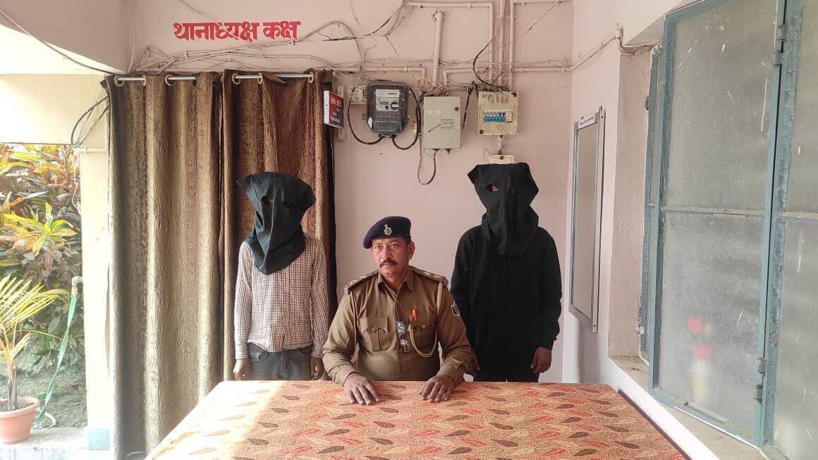 मंदिर के दानपेटी से चोरी करते चोर पकड़ाया