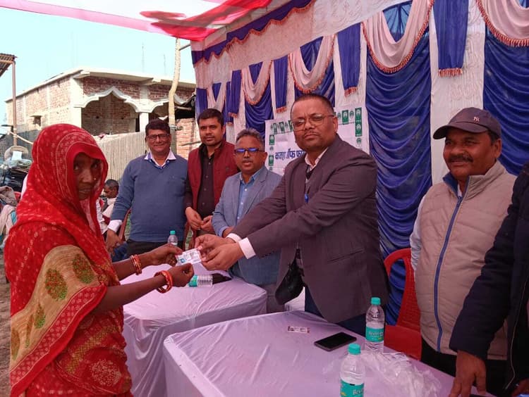 नाबार्ड के प्रयास से कजहा के कलाकारों को मिली पहचान, अब देश के किसी भी कोने में अपने उत्पादों को कर सकते हैं प्रदर्शित