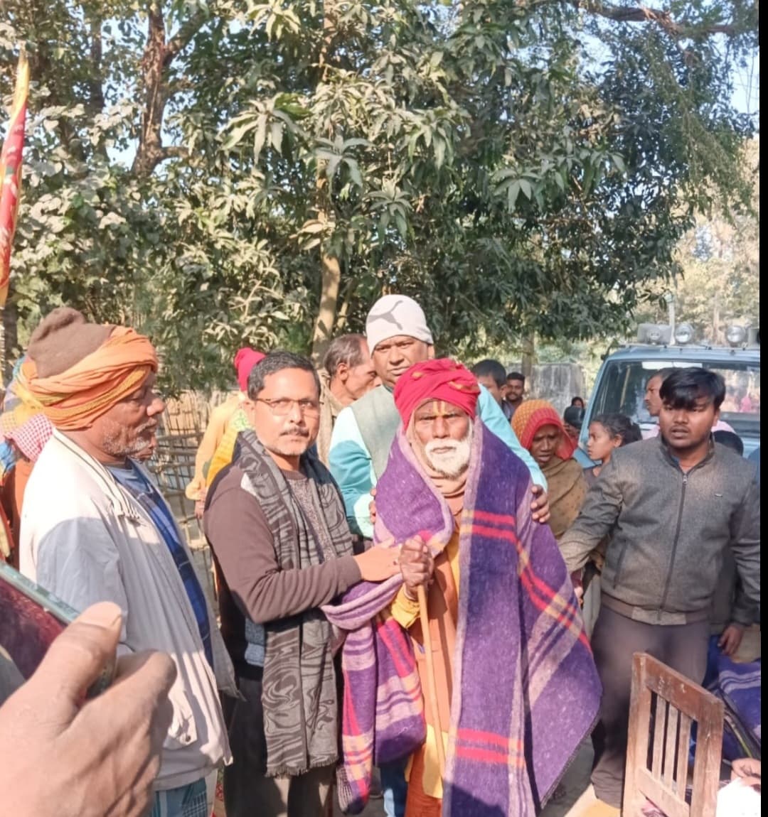 46 लोगों के बीच किया गया कंबल का वितरण