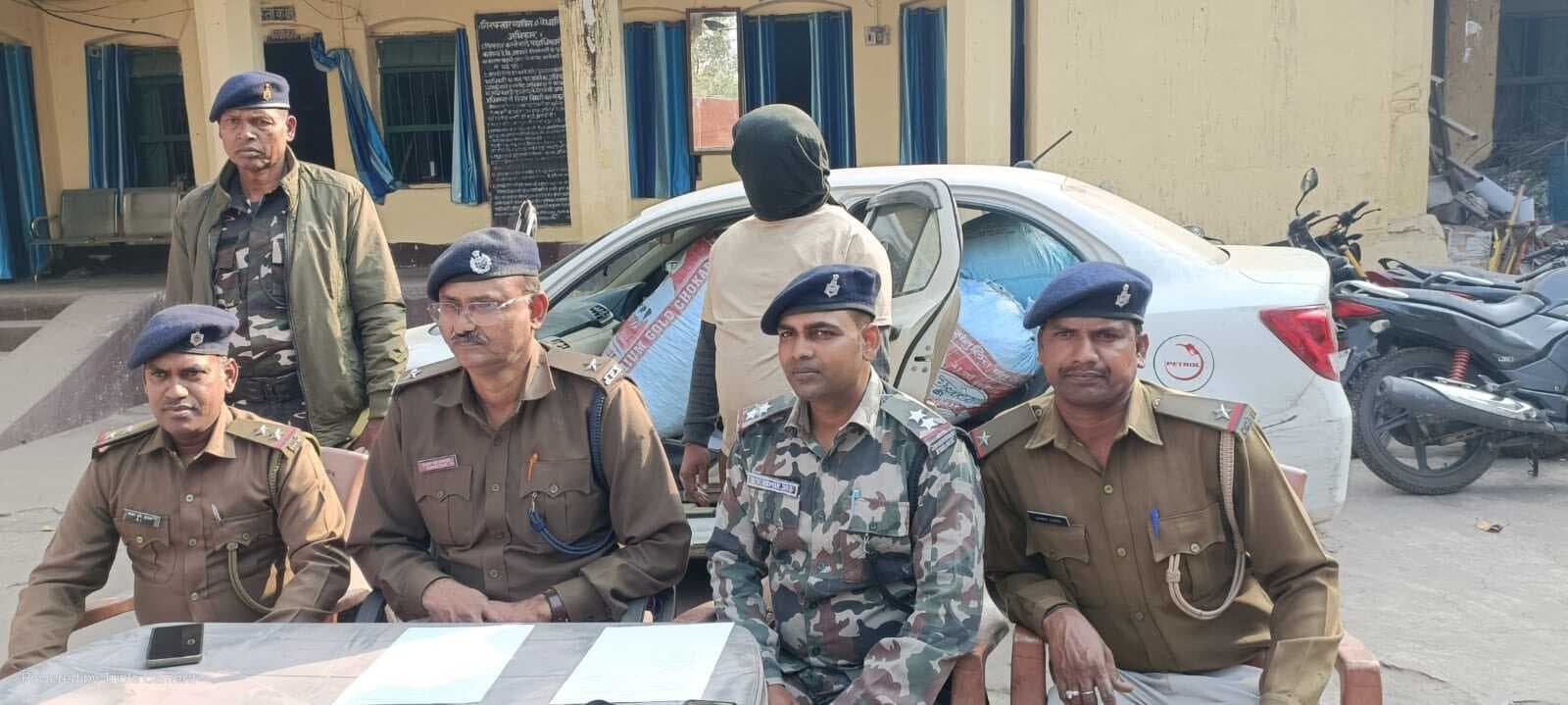 पुलिस ने 148 किलो डोडा लदा कार पकड़ा