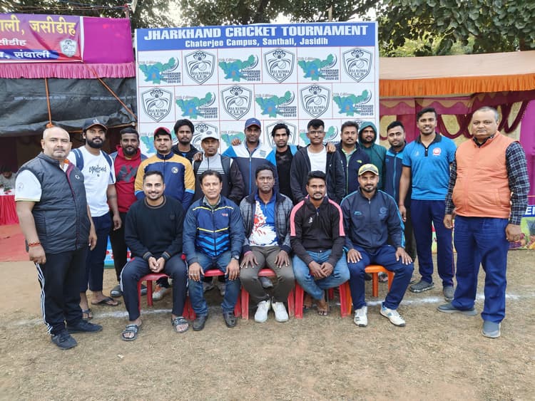 Deoghar News : झाझा को आठ रनों से हरा आसनसोल की टीम क्वार्टर फाइनल में