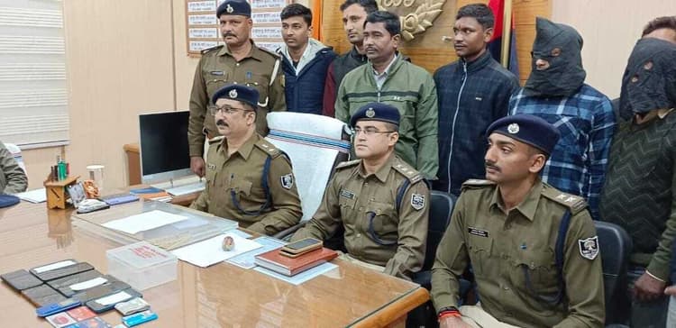 यात्रियों से लूटपाट करने वाले गिरोह के तीन अपराधी गिरफ्तार