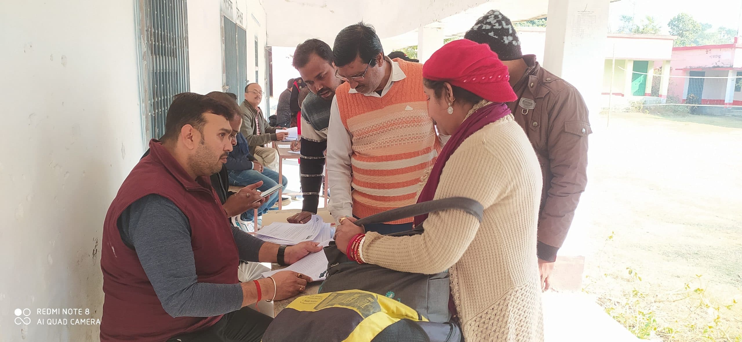 विशिष्ट शिक्षकों के बीच औपबंधिक नियुक्ति पत्र वितरित