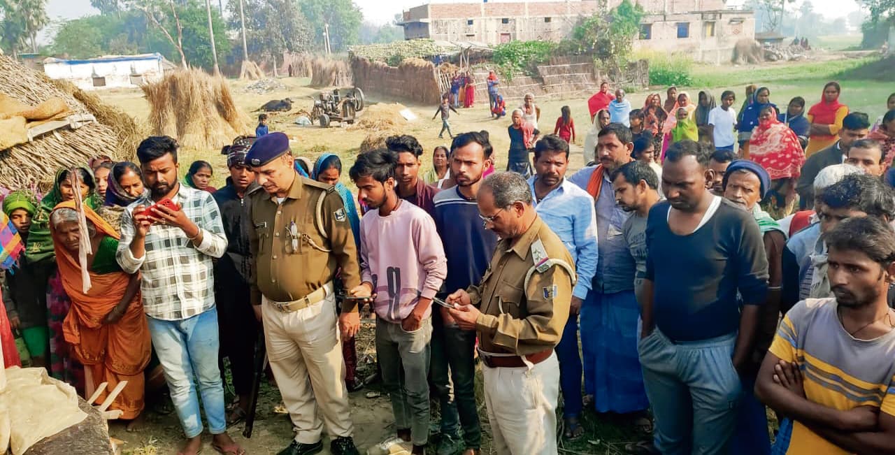 अज्ञात वाहन की टक्कर से युवक पोल में टकराया, मौत