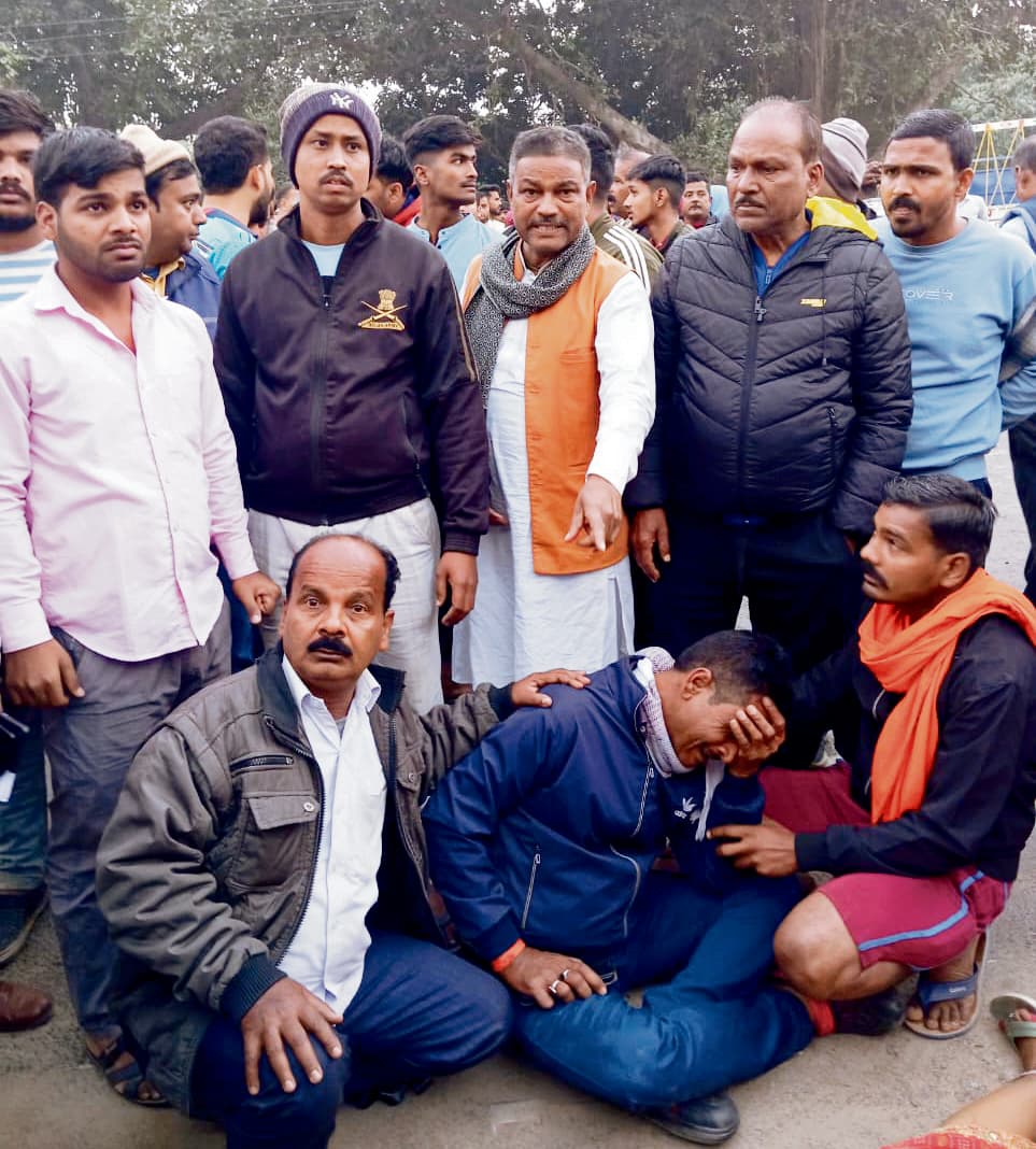 Chhapra News : ट्रक से कुचलकर महिला की गयी जान, पति और साथ बाइक पर बैठा पोता जख्मी