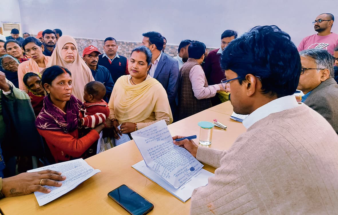 Gaya News : फर्जी आधार कार्ड बनावा जमीन रजिस्ट्री कराने के मामले में जांच का आदेश