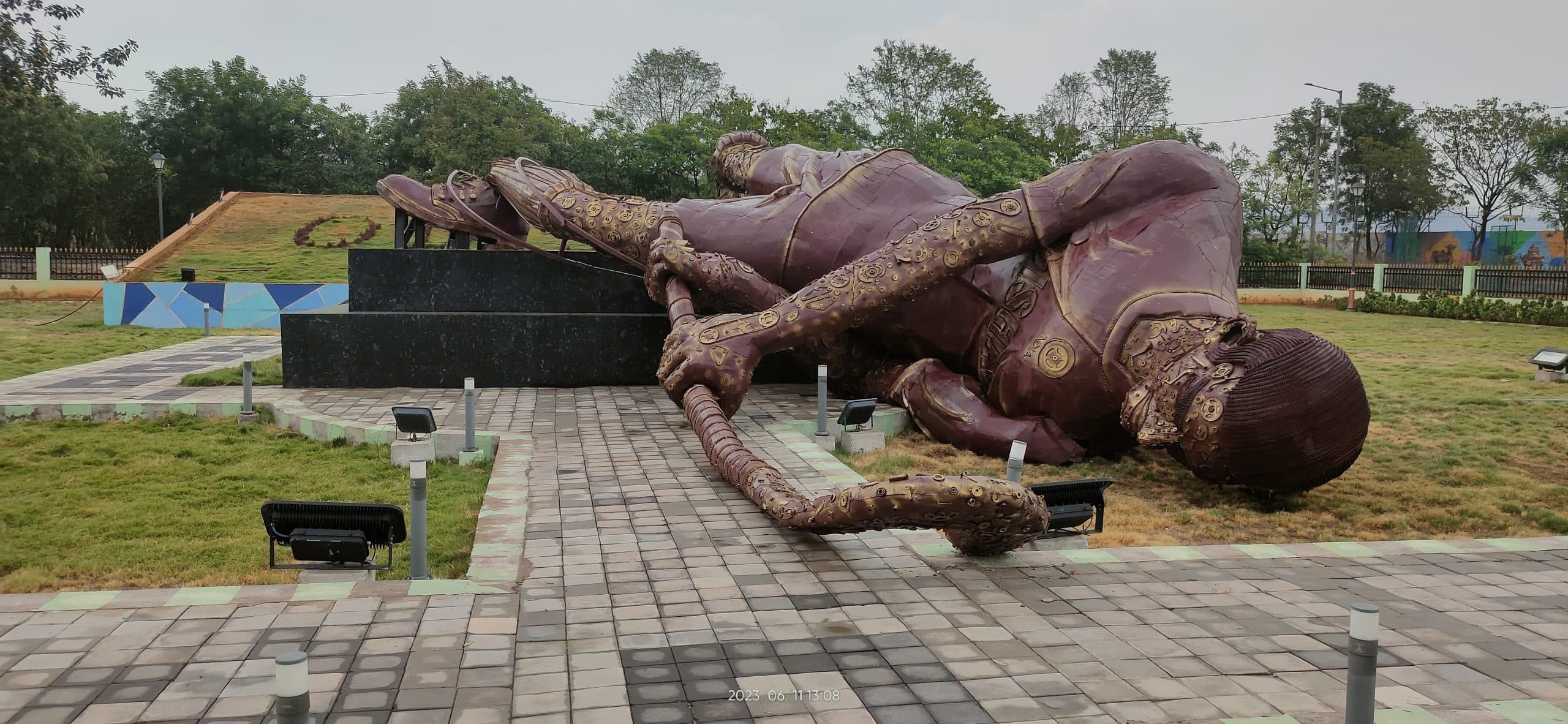 Rourkela News: हॉकी वर्ल्ड कप की रिप्लिका का नहीं दिख रहा आकर्षण, खेल प्रेमियों को खलेगी 40 फुट ऊंची प्रतिमा की कमी