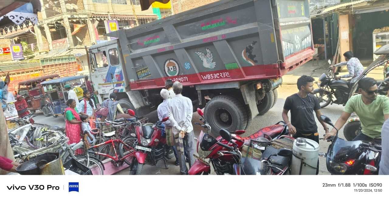 शहर में भारी वाहनों के प्रवेश से यातायात व्यवस्था चौपट, बाइपास की मांग