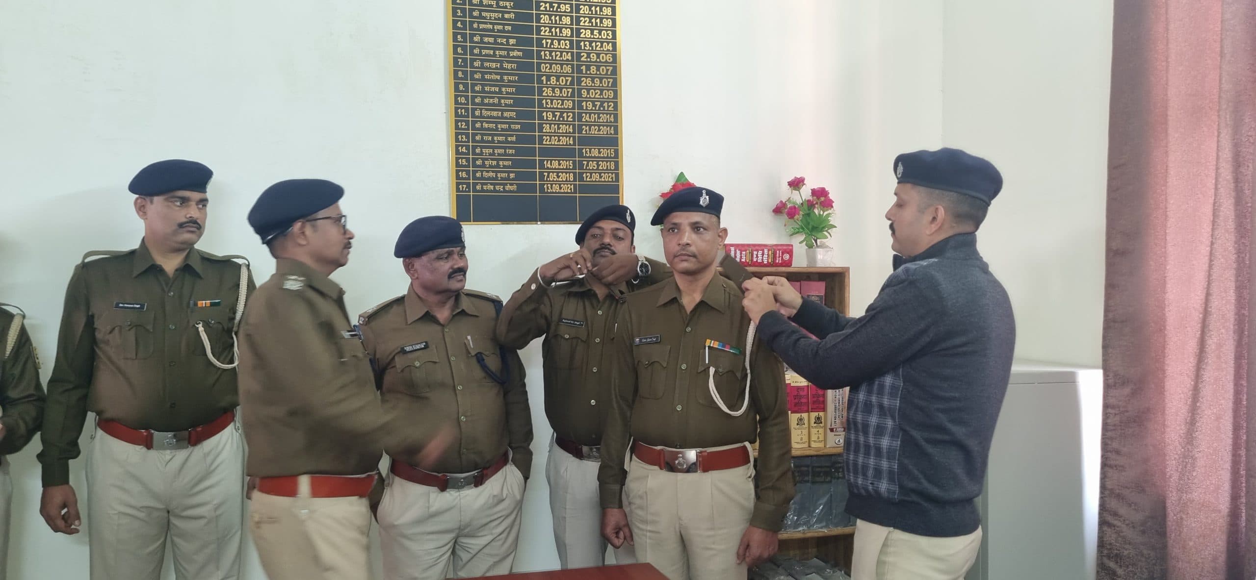 Darbhanga News : बेहतर पुलिसिंग के लिए अधिकारियों का सम्मान, अनुभव साझा कर बढ़ाया मनोबल