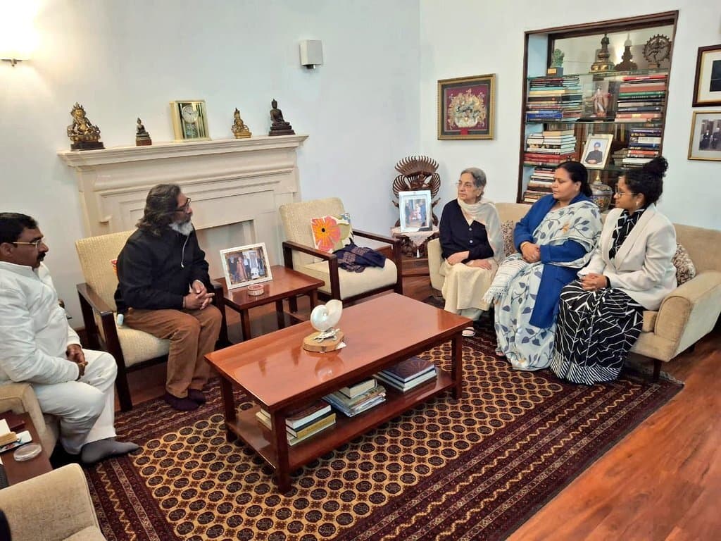 POlitical News : मनमोहन सिंह को आर्थिक सुधारों का जनक बताया