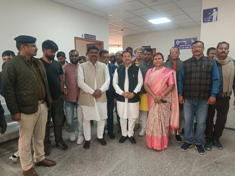 Giridih News :पंचायतों को इंटरनेट कनेक्टिविटी से जल्द जोड़ें : बीएल वर्मा