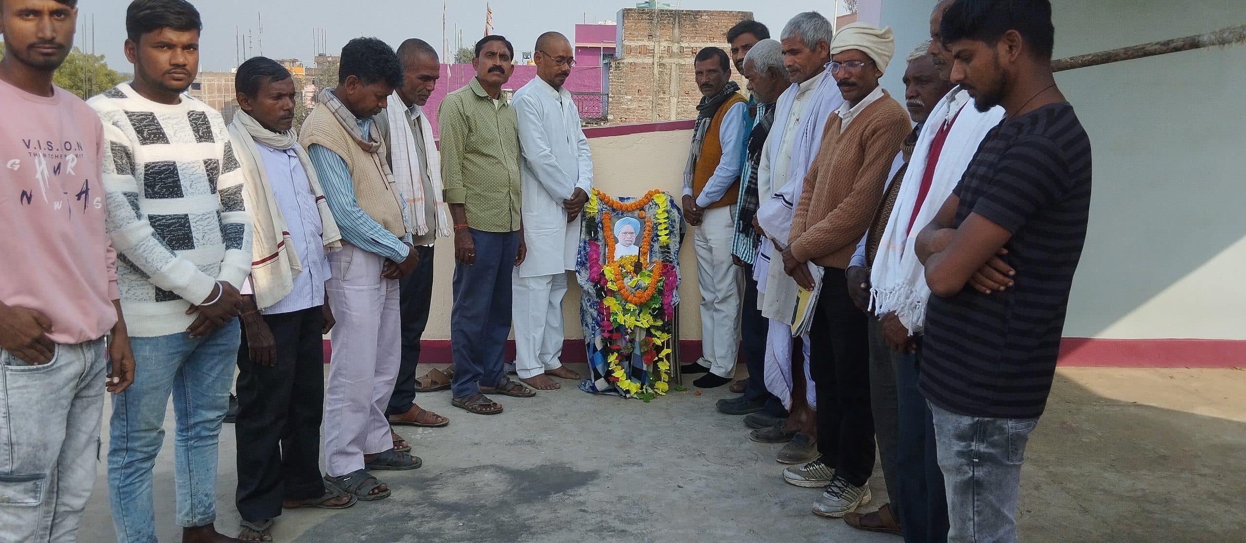 पूर्व पीएम मनमोहन सिंह को दी गयी श्रद्धांजलि