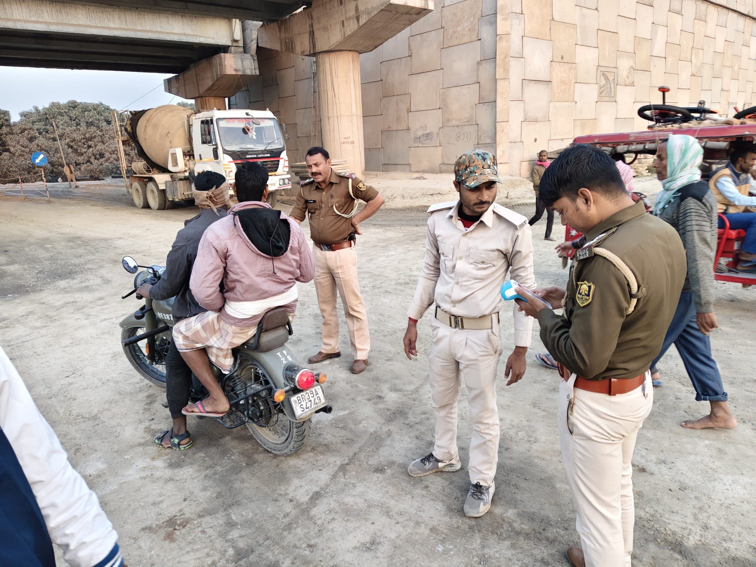 मनिहारी पुलिस ने वाहन चेकिंग अभियान में 25 हजार वसूला जुर्माना