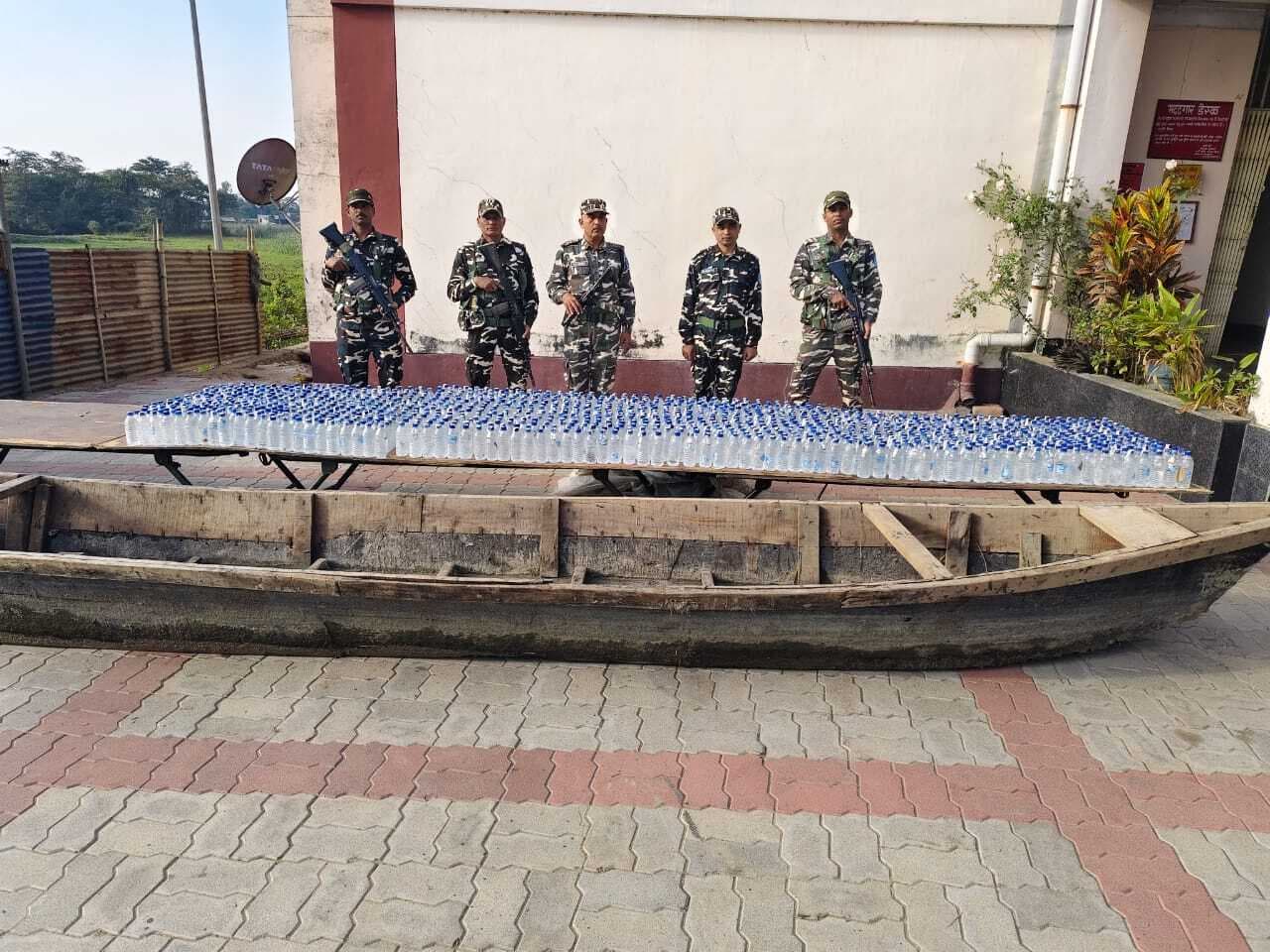 कोशी नदी से 1290 बोतल शराब व नाव बरामद