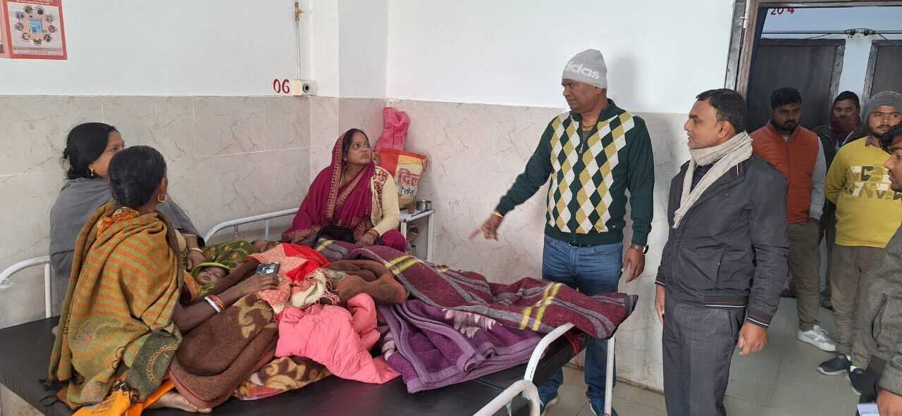 बीडीओ ने की चिकित्सीय सुविधा की पड़ताल, मरीजों को प्रदान किया कंबल