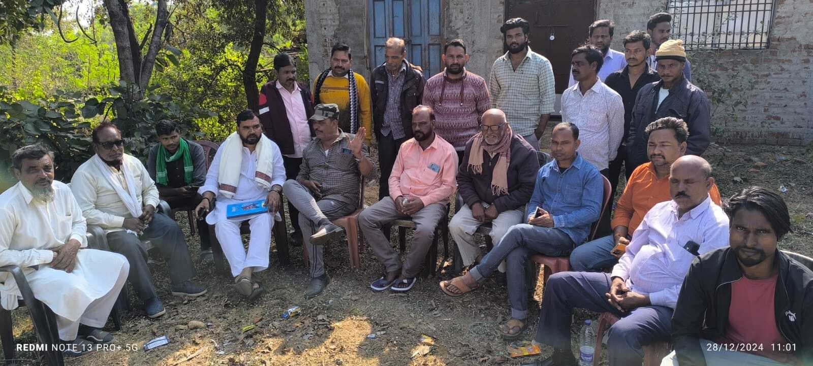 अंडरपास या रेल समपार फाटक निर्माण की मांग की