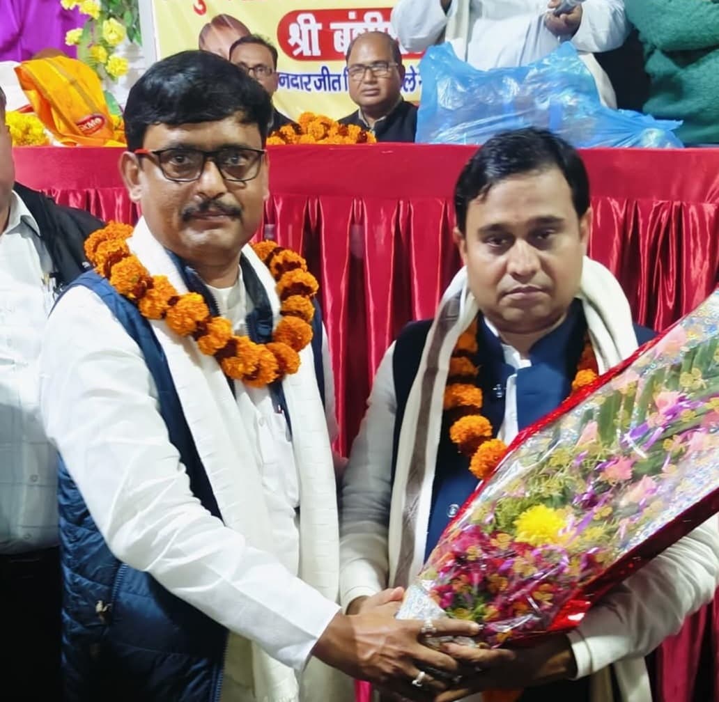 नव निर्वाचित विधान पार्षद को किया सम्मानित