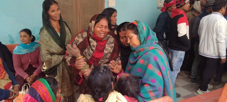 अस्पताल परिसर में महिला को एंबुलेंस ने कुचला, मौत