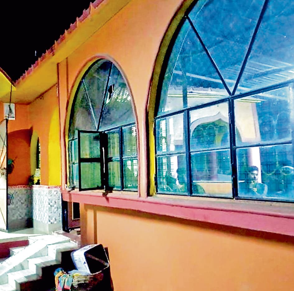 ज्योतिषी के घर में डकैती, युवक को मारी गोली