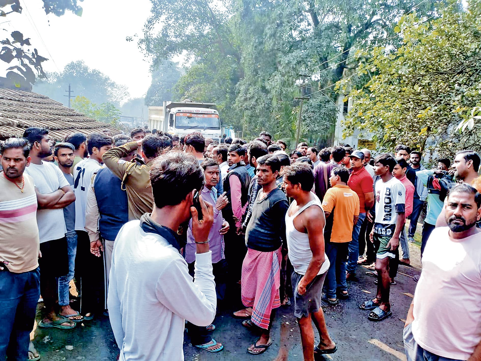 बालू लदे डंपर से कुचल कर महिला की मौत