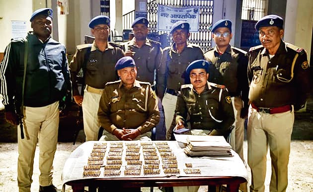 Gaya News : एसटीएफ ने लुटुआ इलाके से 414 कारतूस किये जब्त, लेवी वसूली की रसीद भी मिली